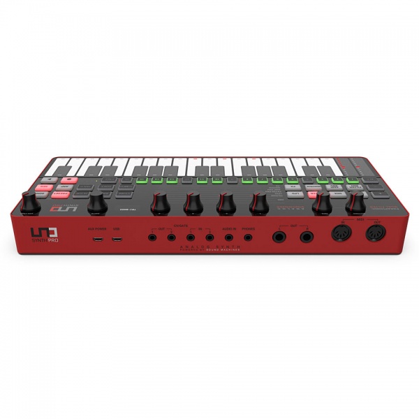 ik_multimedia_uno_synth_pro_desktop_3