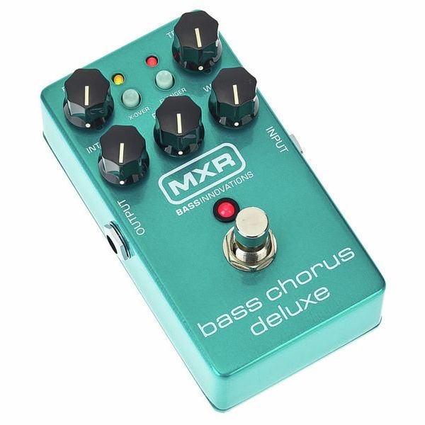 mxr_m83_bass_chorus_deluxe_1